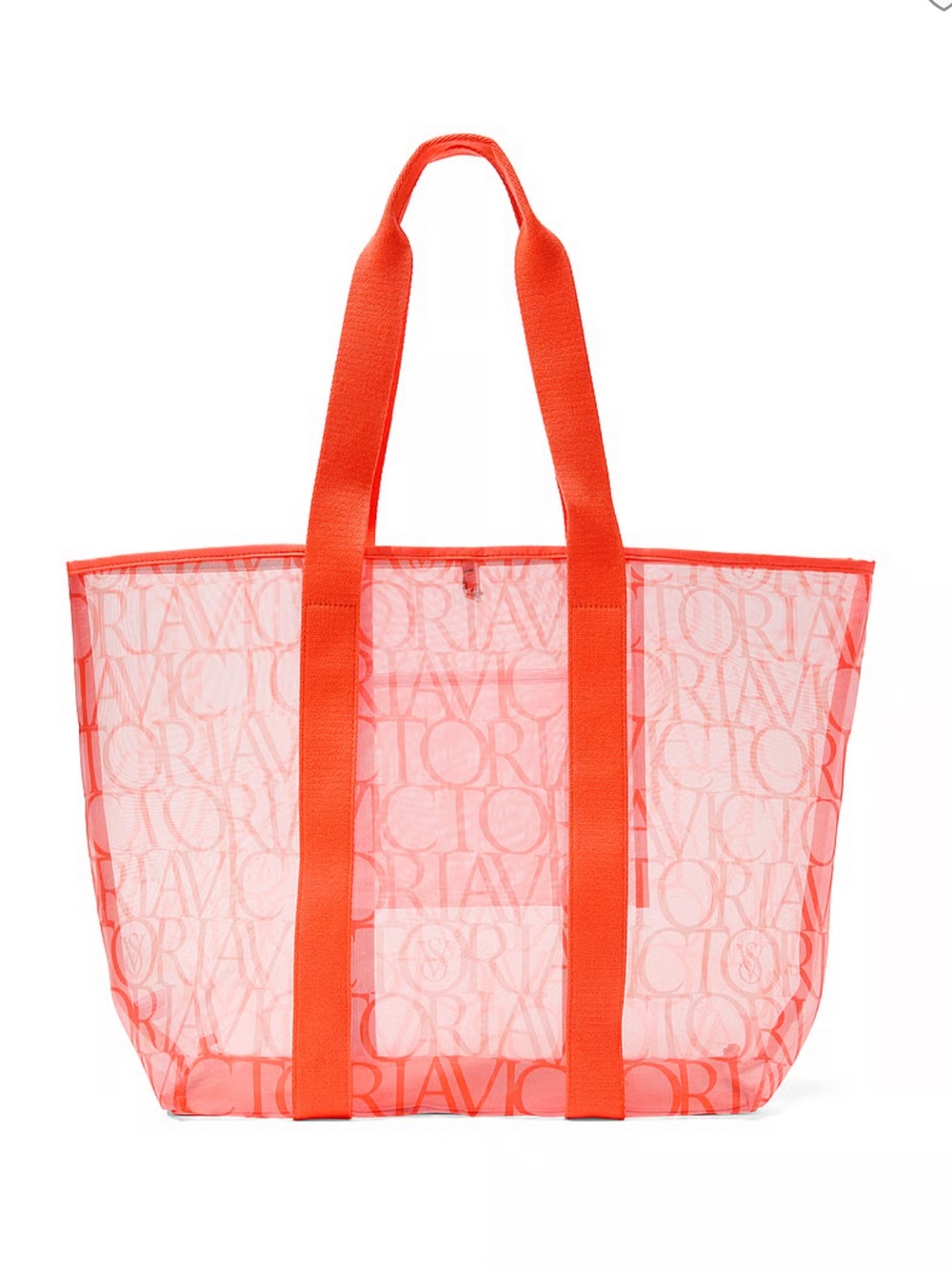 VICTORIA'S SECRET
Mesh Carryall Beach Tote